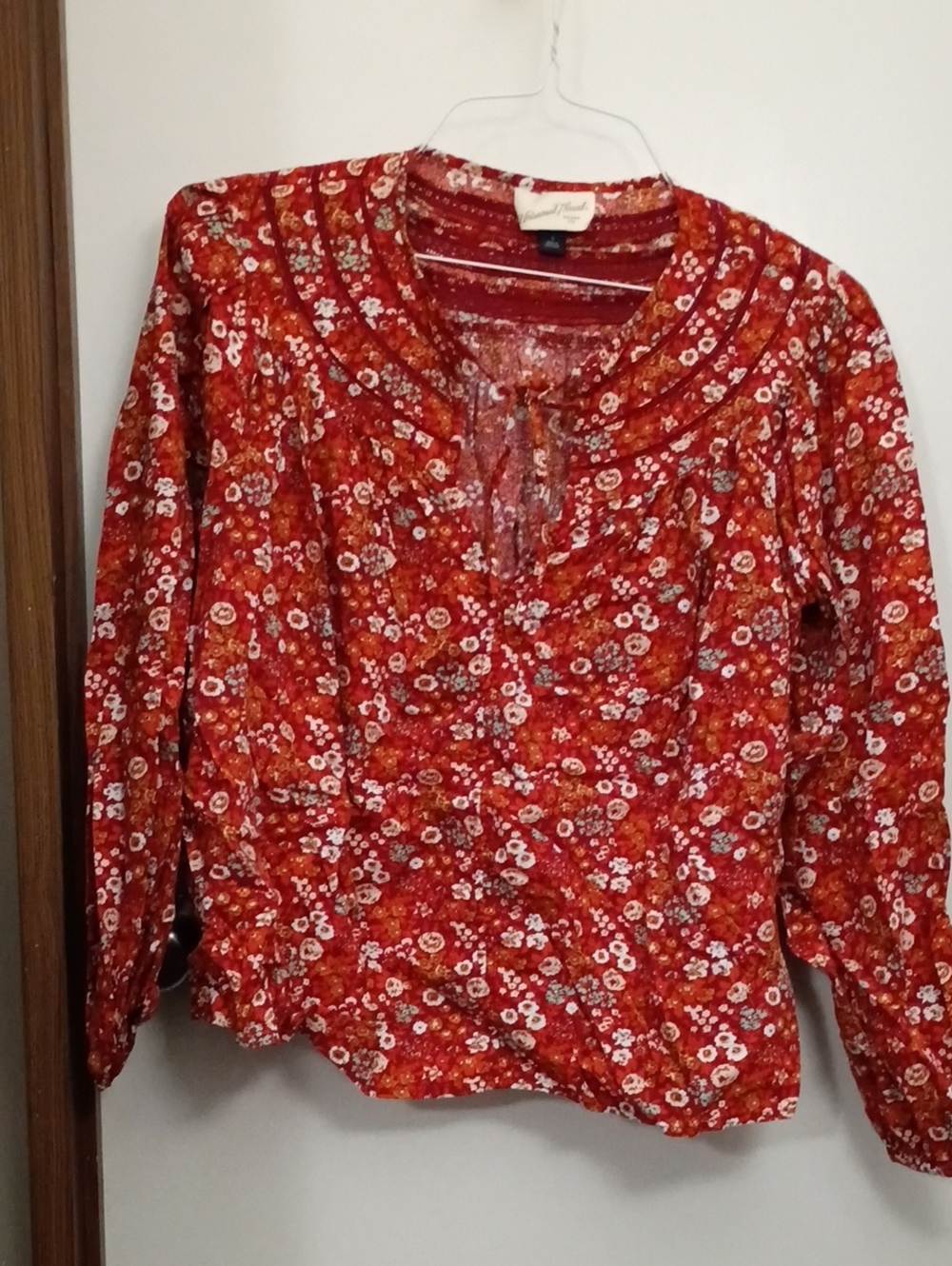 Universal Thread Red Floral Notch-Neck Tunic Top